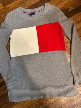 Tommy Hilfiger women’s 100% Cotton sweater w/ Red& Cream Colorblock